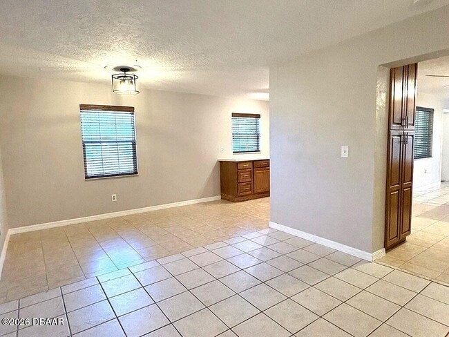 Building Photo - 2353 Florida Blvd