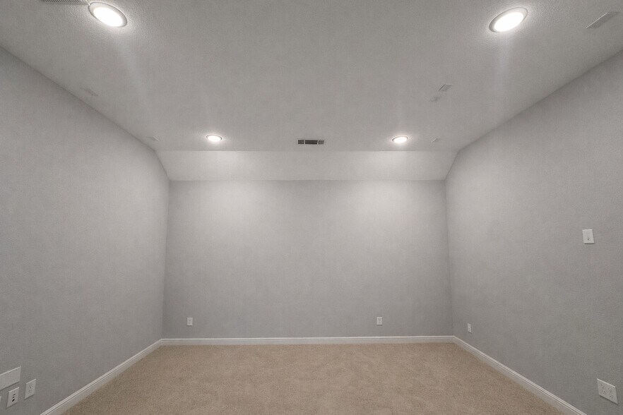 Building Photo - 2406 Trocadero Ln