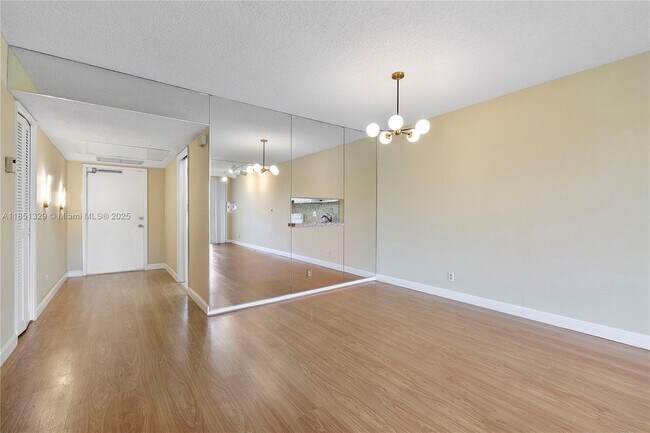 Building Photo - 3351 S Palm Aire Dr