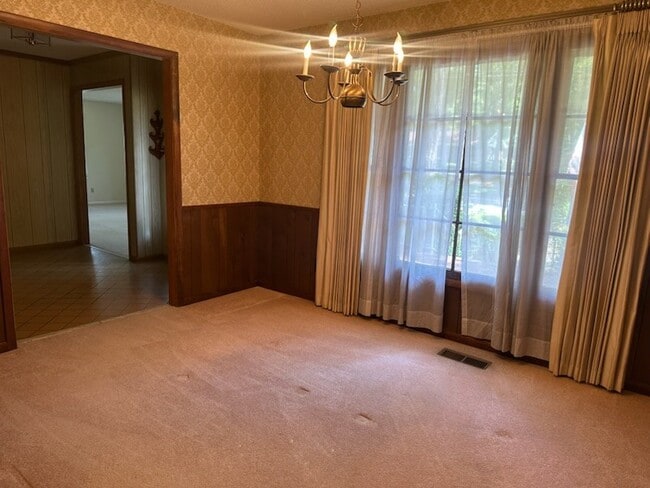 Building Photo - 2118 Wimbledon Dr