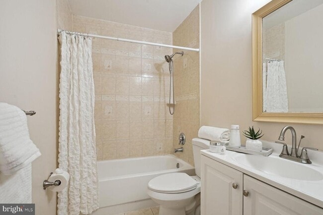 Building Photo - 9497 Linden Leaf Ct