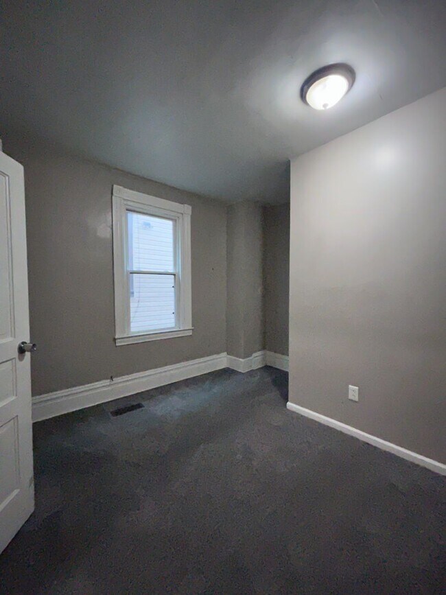 Building Photo - 1303 Woodland Ave