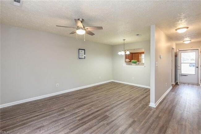Building Photo - 1628 Angel Ct