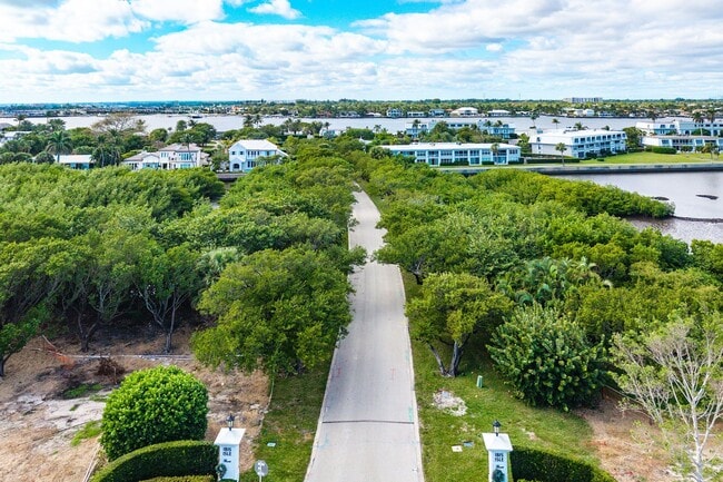 Building Photo - 2170 Ibis Isle Rd