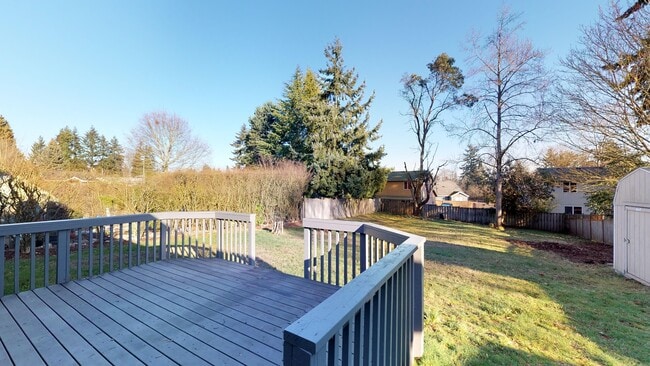 Building Photo - SeaTac rambler home -3 bedroom 1 bath with carport.  Fenced yard!!!  Available March 1st, 2026!