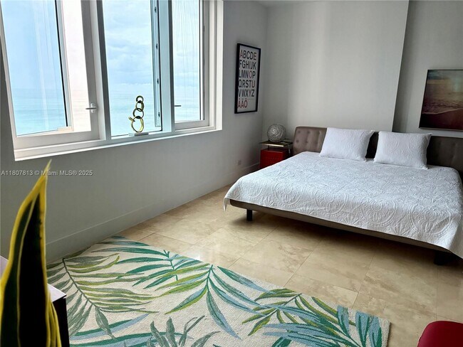 Building Photo - 2301 Collins Ave