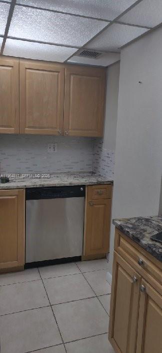 Building Photo - 9320 Fontainebleau Blvd