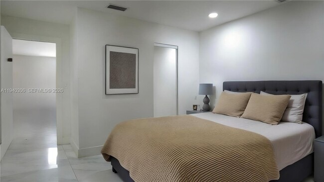 Building Photo - 2741 SW 67th Ave