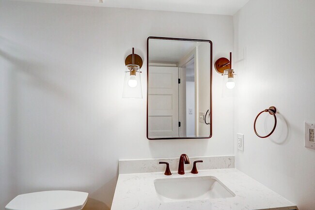 Building Photo - 1513 Allison St NW