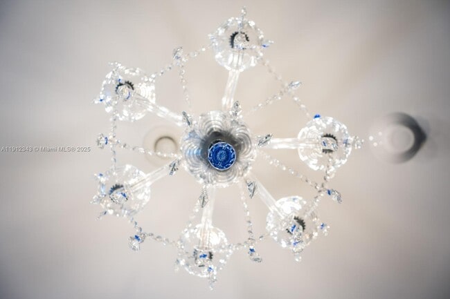 Building Photo - 700 NE 24th St