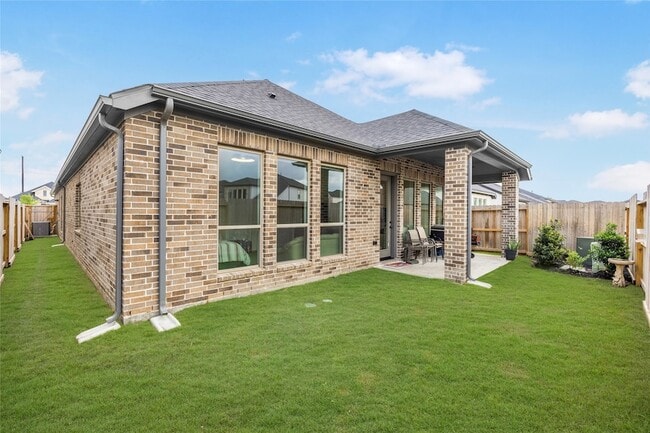 Building Photo - 31243 Riley Hts Dr