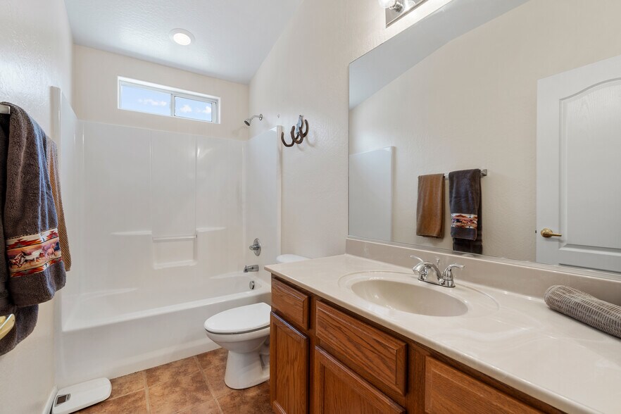 Bathroom 2 - 5044 E Cedar Creek Dr