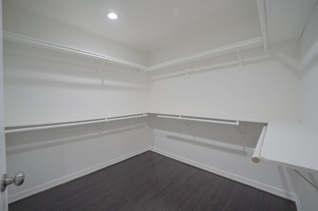 Building Photo - 1419 Chestnut Ridge Rd