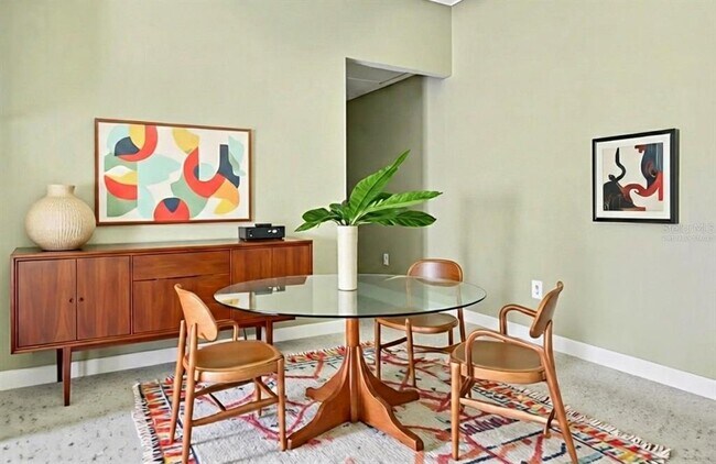 Building Photo - 811 26th Ave N