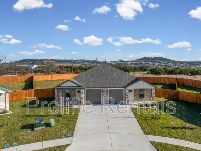 Building Photo - 110 Logan Ct