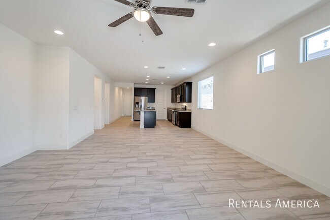 Building Photo - Coming Soon in Heritage Crossing