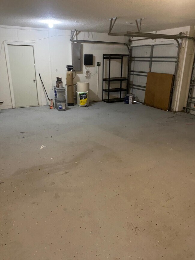 Building Photo - 1341 Flaxwood Ave