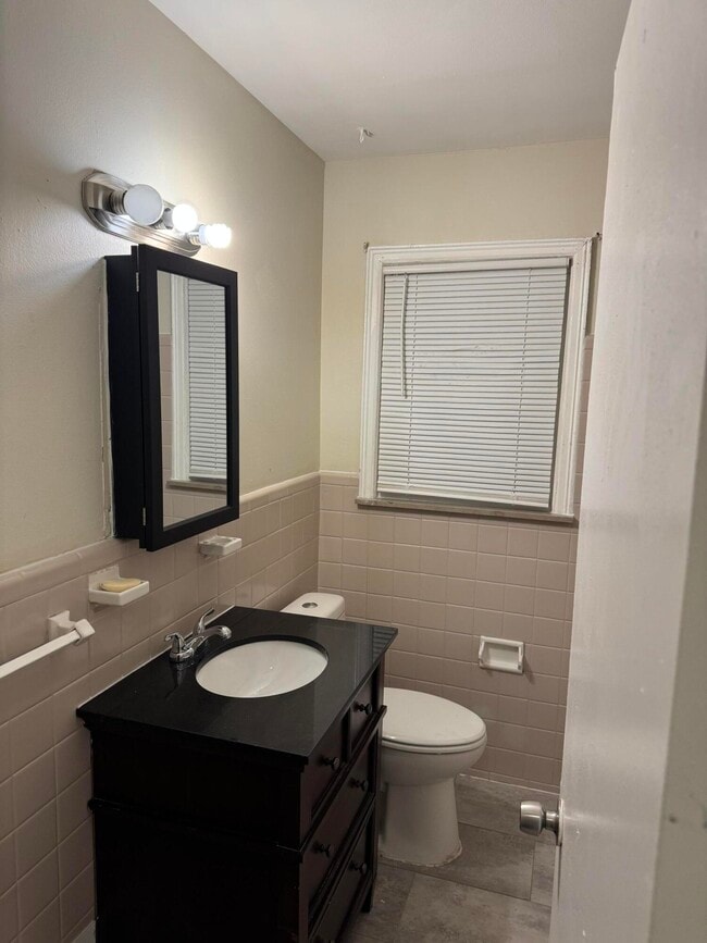 Building Photo - 14079 Edmore Dr