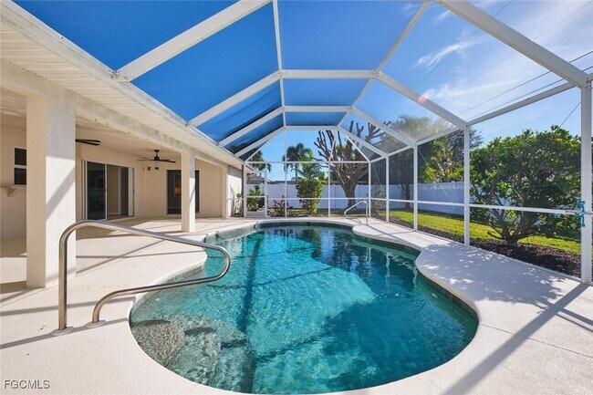 Building Photo - 132 SE 19th Terrace