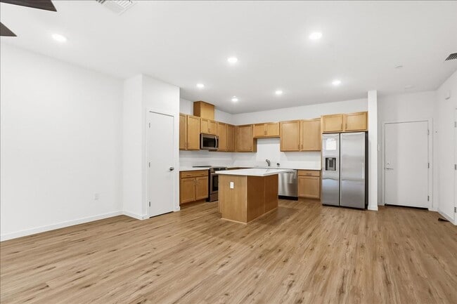 Building Photo - 6117 Bridgecross Dr