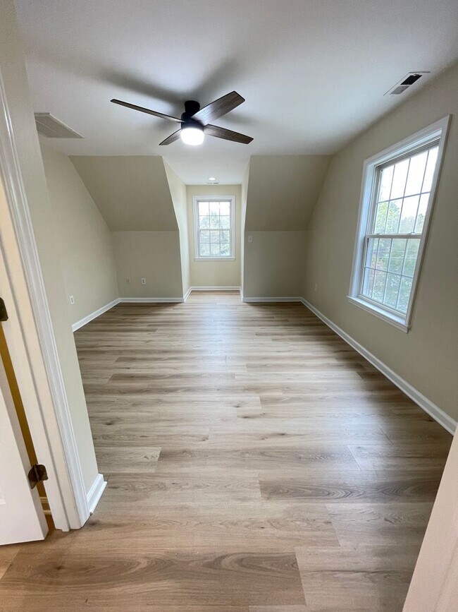 Building Photo - Incredible, newly renovated 3 br 3.5 ba Ca...