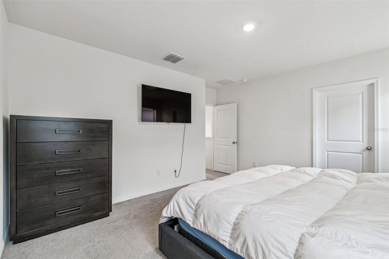 Building Photo - 5667 Chorleywood Ln