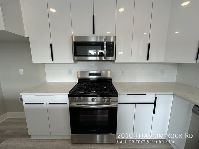 Building Photo - 2010 Titanium Rock Rd