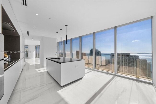 Building Photo - 300 Biscayne Blvd Way