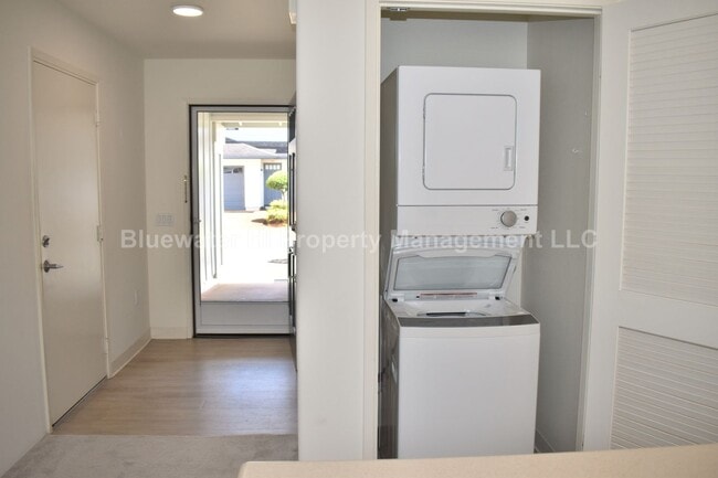 Building Photo - Mililani Mauka 2/2 w/ enclosed garage