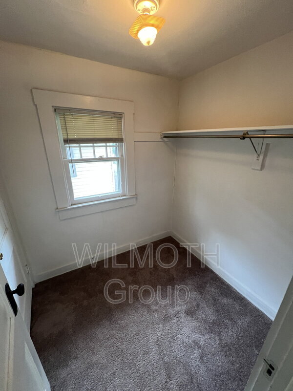Building Photo - 5226 N College Ave