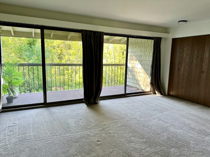 Building Photo - 22703 Lakeview Dr