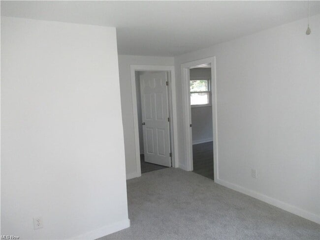 Building Photo - 173 Forest Blvd