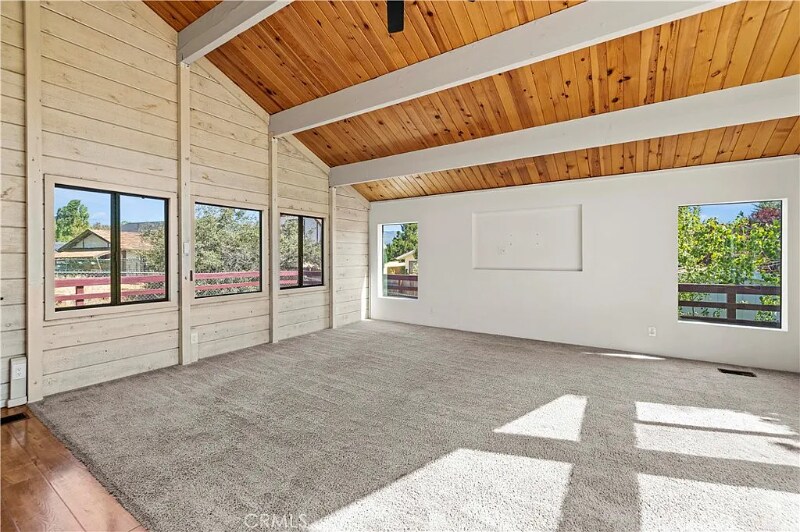 Building Photo - 1000 Eagle Ln