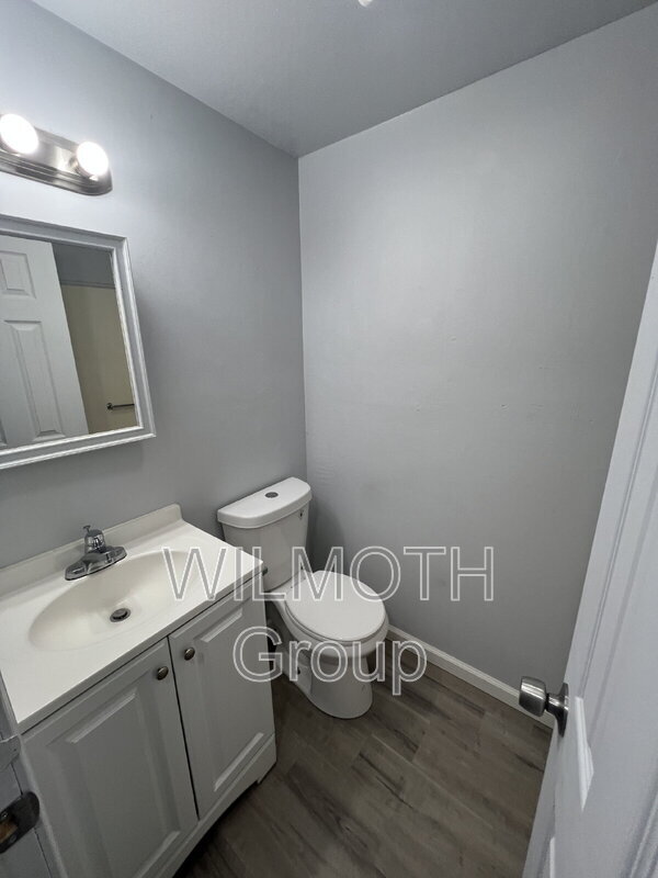 Building Photo - 2000 Indianapolis Rd