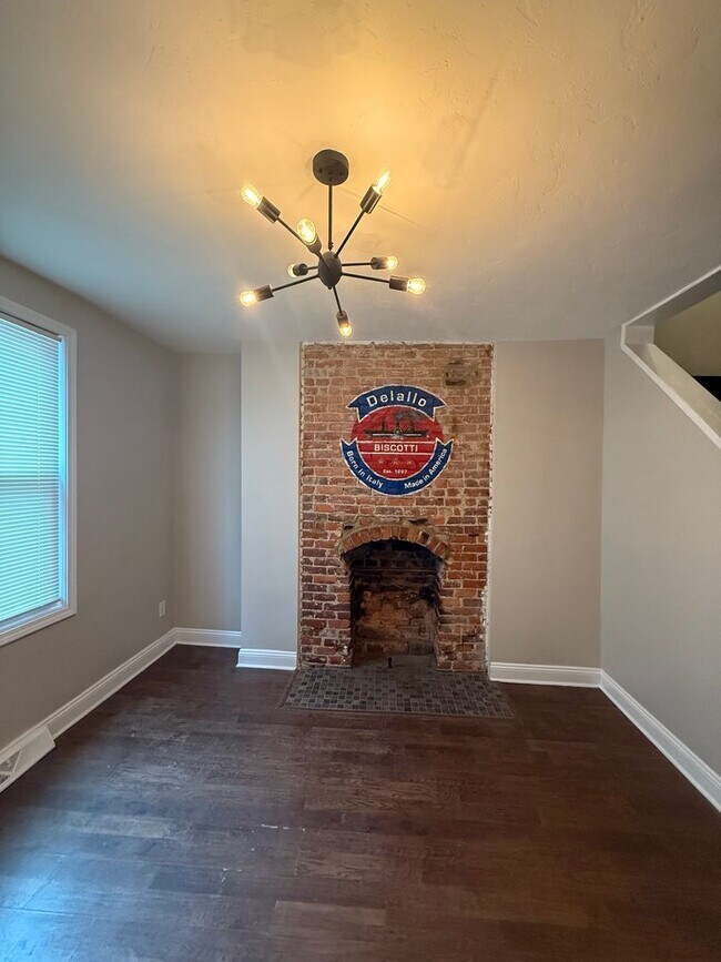 Building Photo - EXTREMELY SPACIOUS AND REMARKABLY REMODELED NORTHSIDE HOME- AVAIL MAY 1ST!