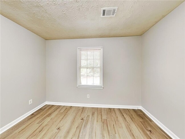 Building Photo - 448 Charleston Ln