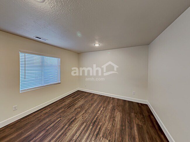 Building Photo - 6026 S Jordan Pkwy W