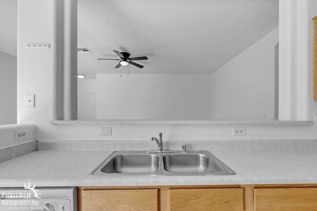 Building Photo - Updated 3Bdm 2Ba Home in Surprise!