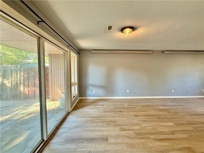 Building Photo - 11 Mellor Ln
