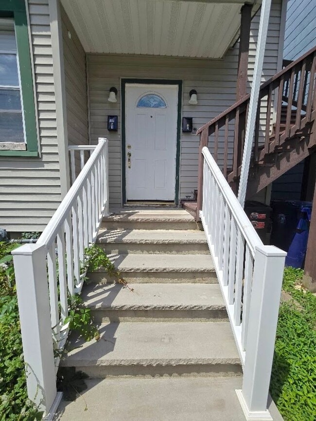 Building Photo - 559Groom1stfl&amp;2ndfl