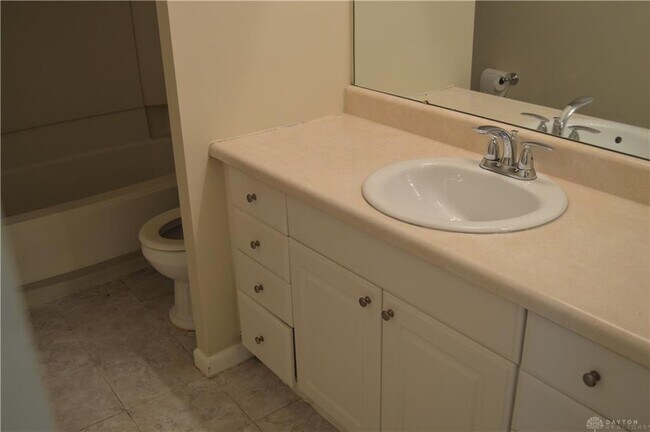 Building Photo - 1217 Robbins Run Ct