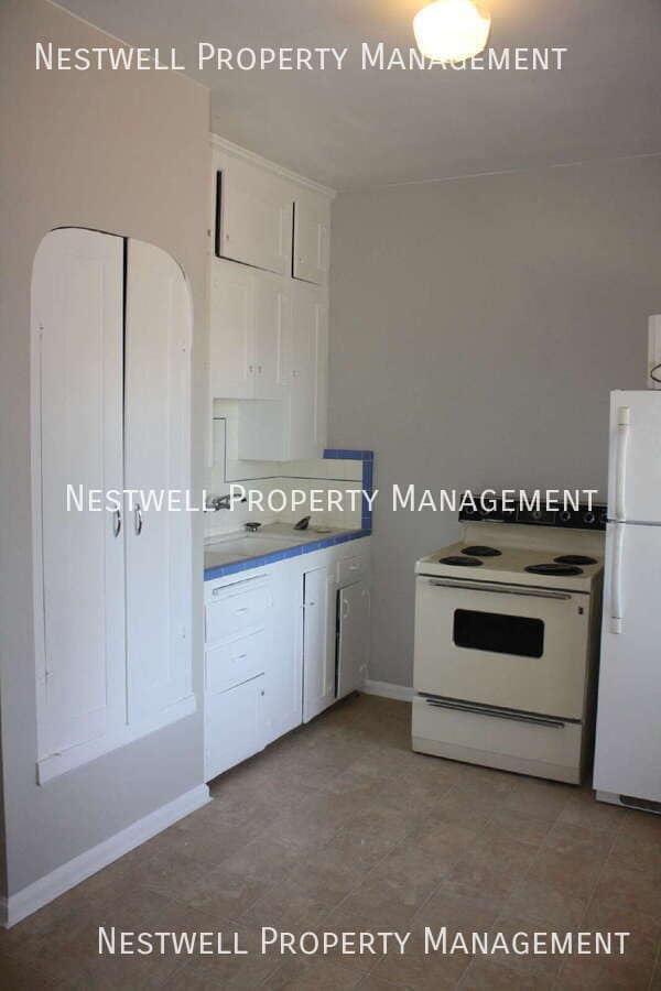 Building Photo - 1001 E S Temple St