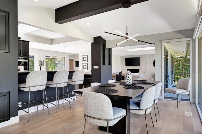 Building Photo - Luxury Ranch House on Champaign Country Club