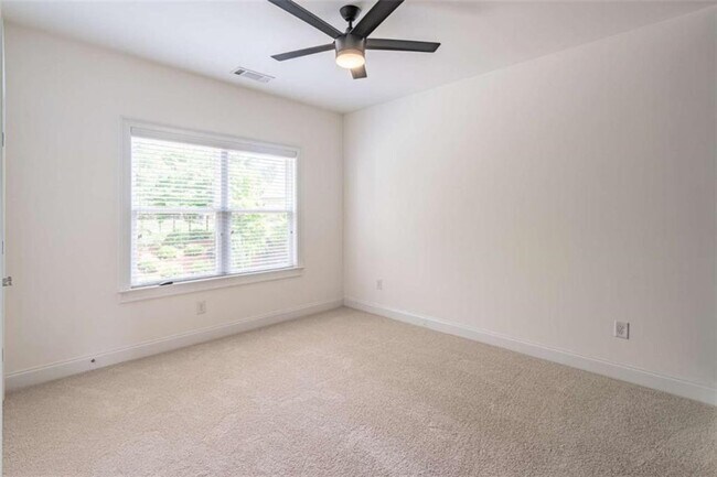 Building Photo - 829 Adler Ct