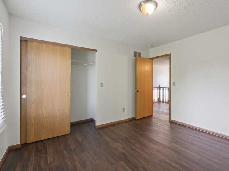 Building Photo - 2236 Golden Meadows St