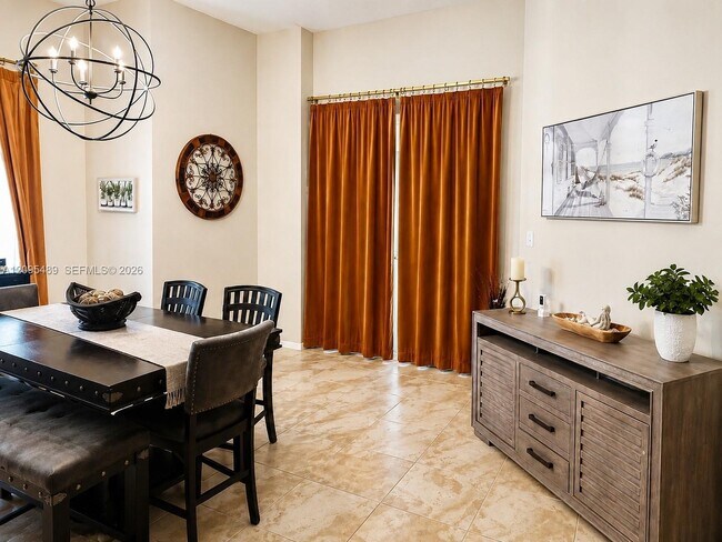Building Photo - 403 S Sapodilla Ave