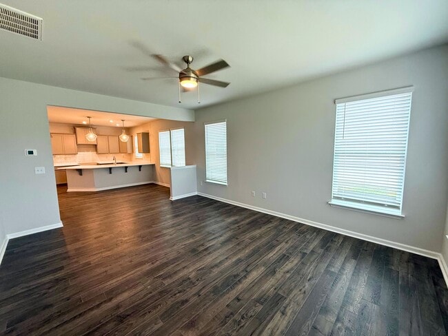 Building Photo - 144 Gervais Cir