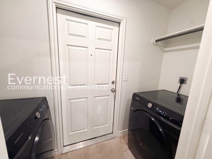 Building Photo - 2316 Duntov Dr