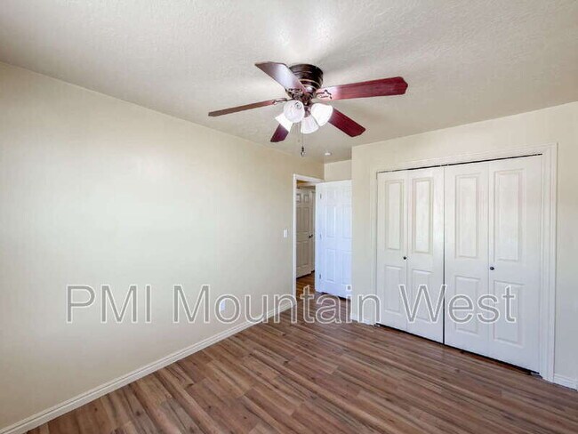 Building Photo - 2322 N 1075 E