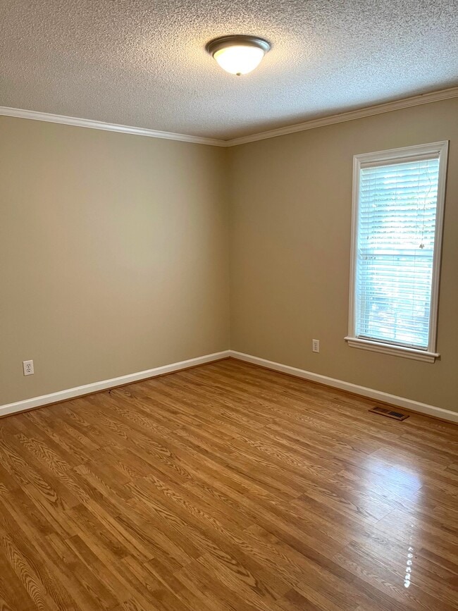 Building Photo - 763 Southwick Ave